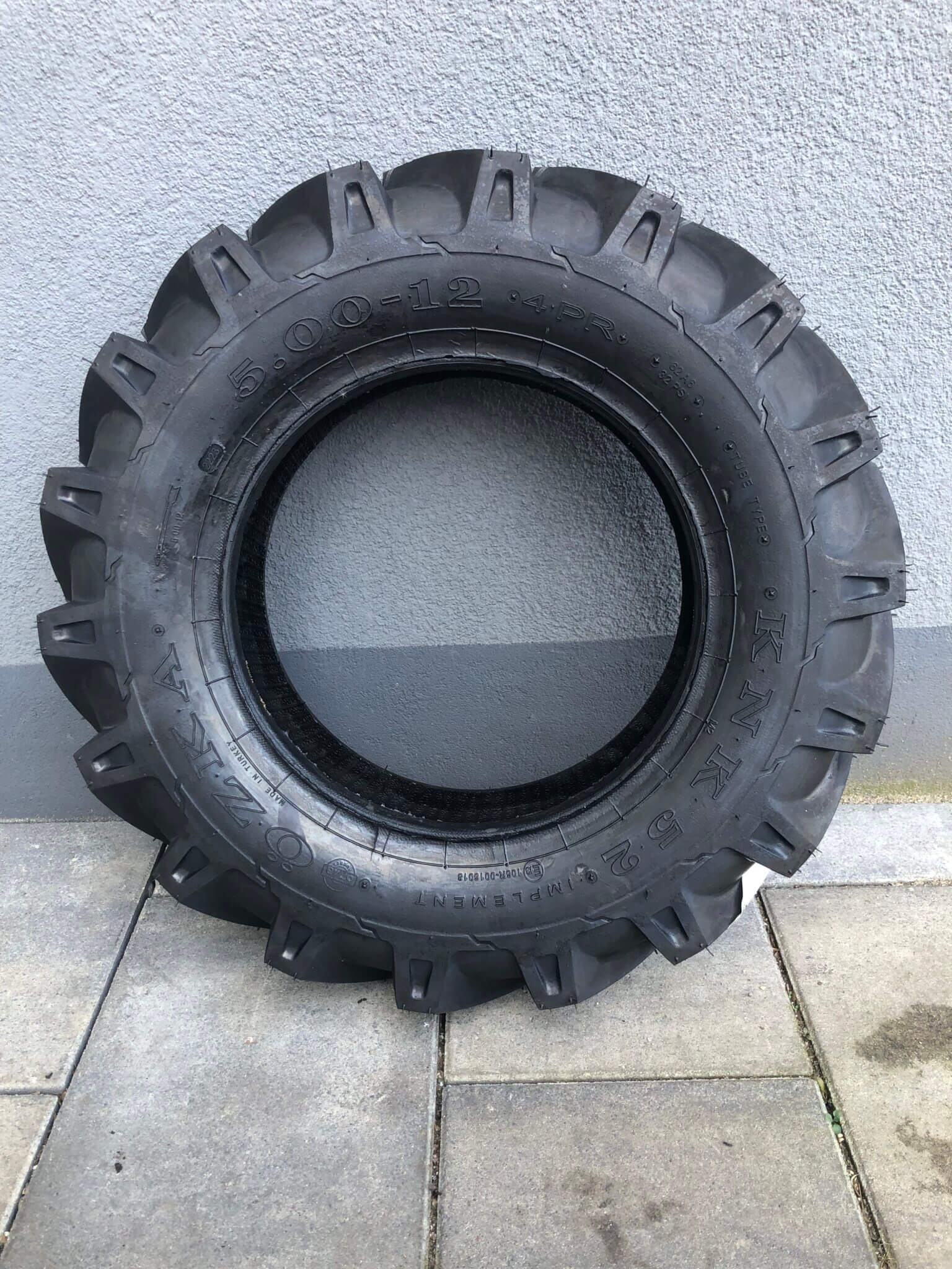 Opona 5.00-12