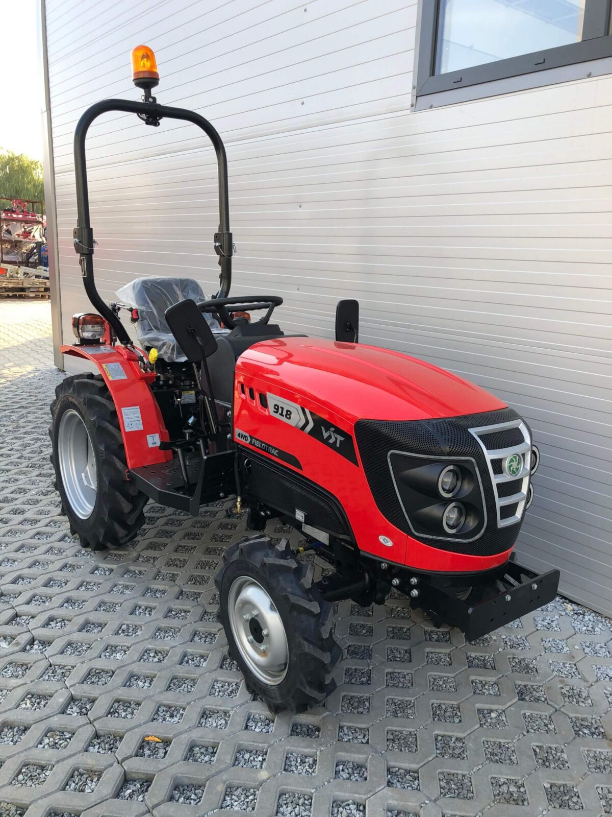 Traktorek VST Fieldtrac 918