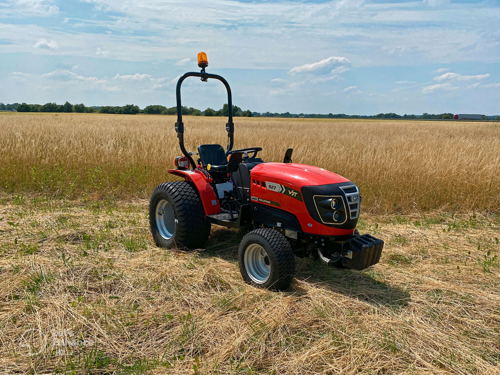 Nowy Traktor VST Fieldtrac 927 z oponami do trawy