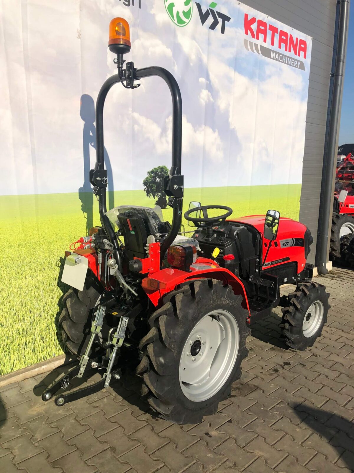 Traktorek VST Fieldtrac 927