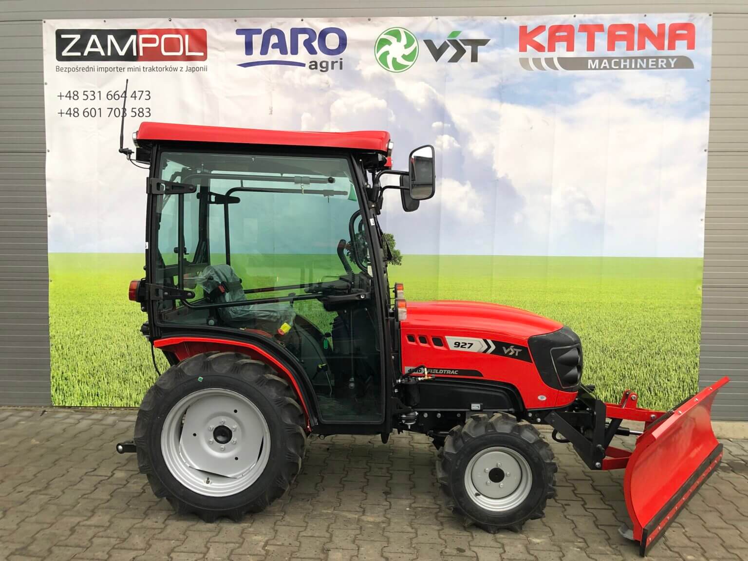 Traktorek VST Fieldtrac 927 + kabina z homologacją + pług do śniegu