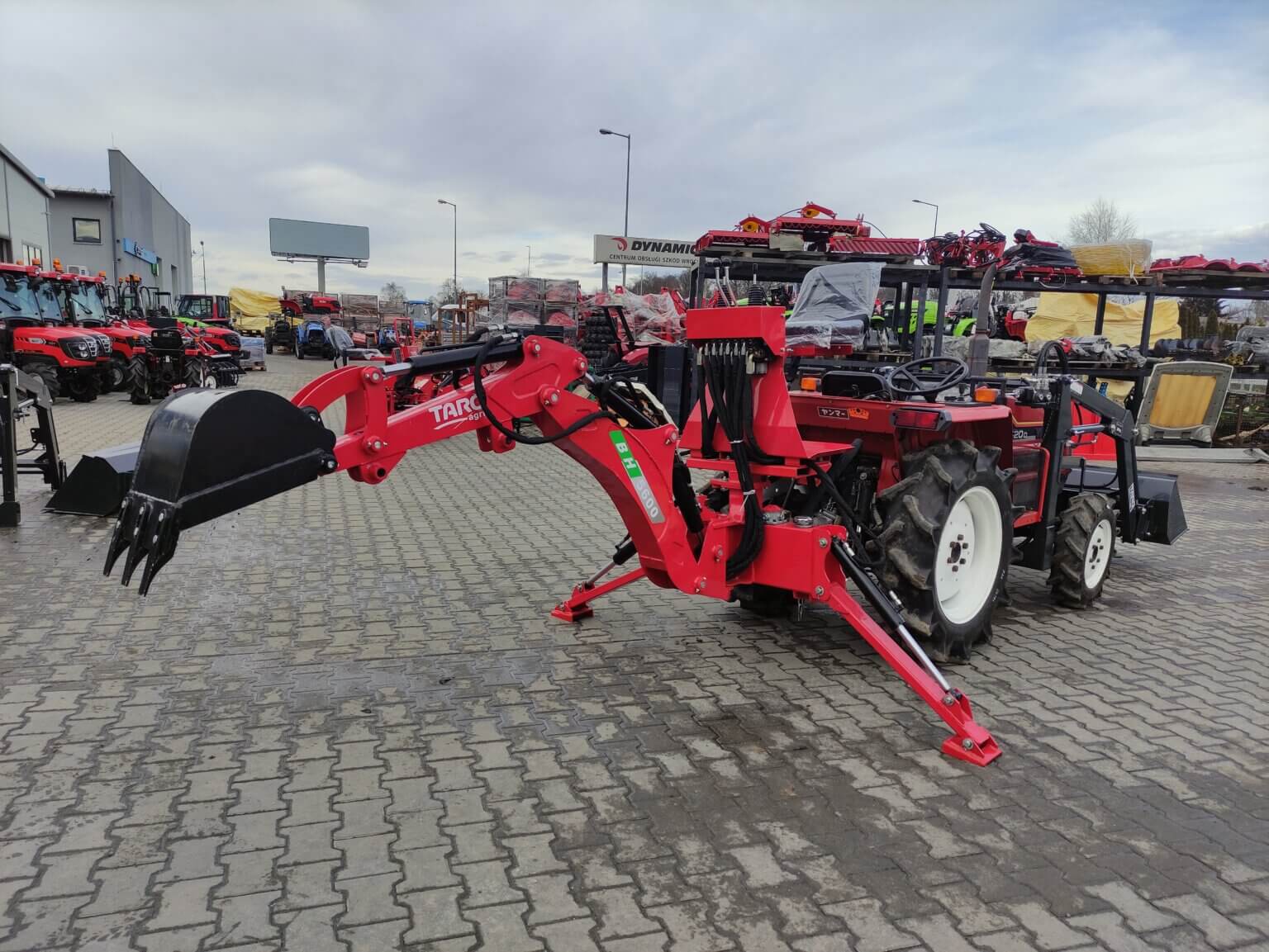 Koparka BH5600 Taro Agri