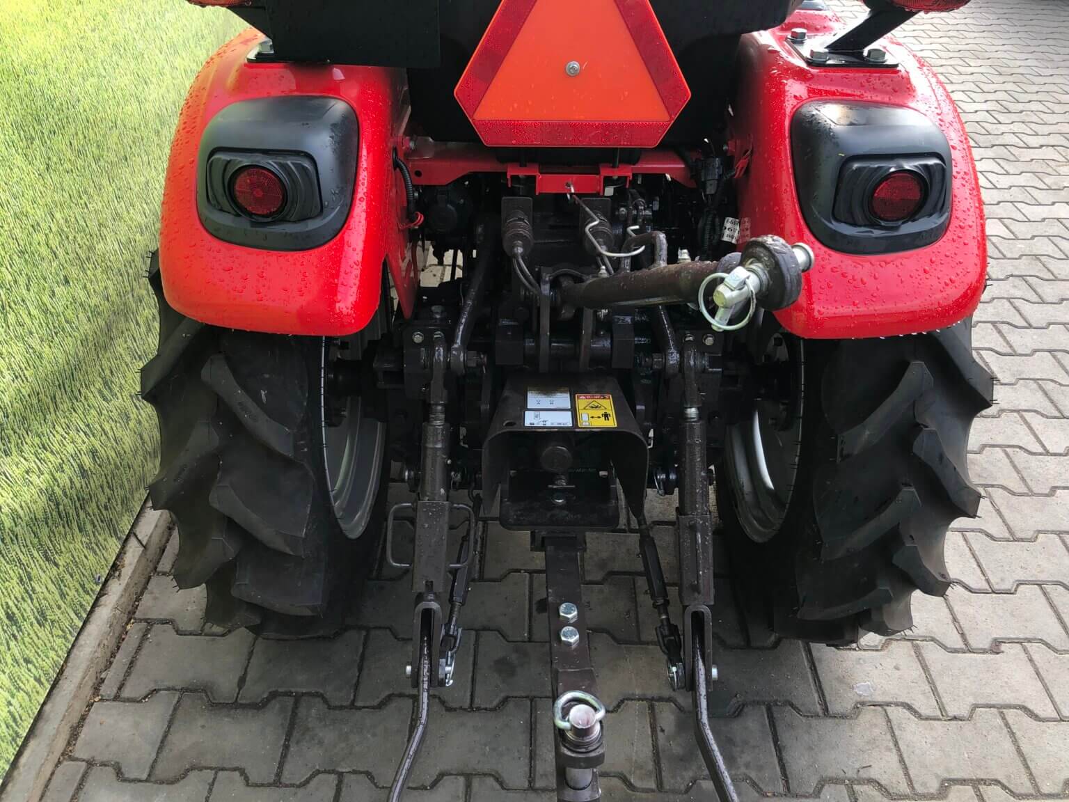 Traktorek Massey Ferguson 6028