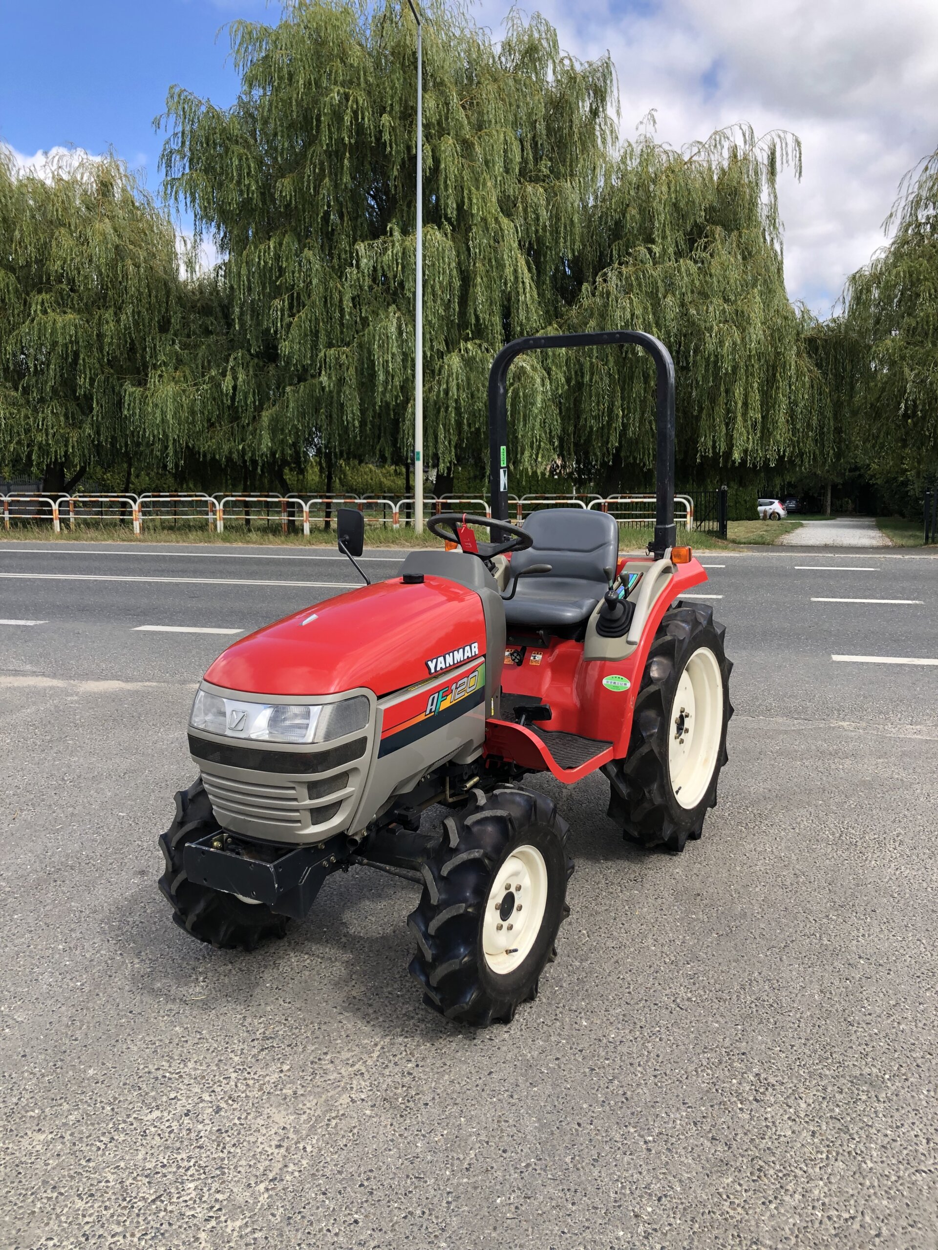 Traktorek Yanmar AF120