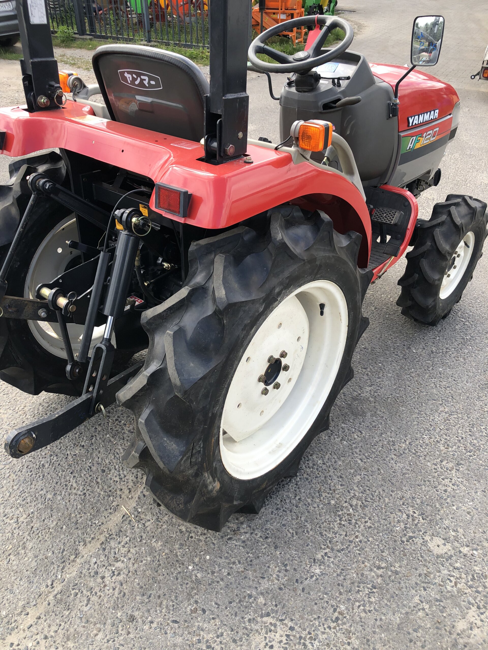 Traktorek Yanmar AF120
