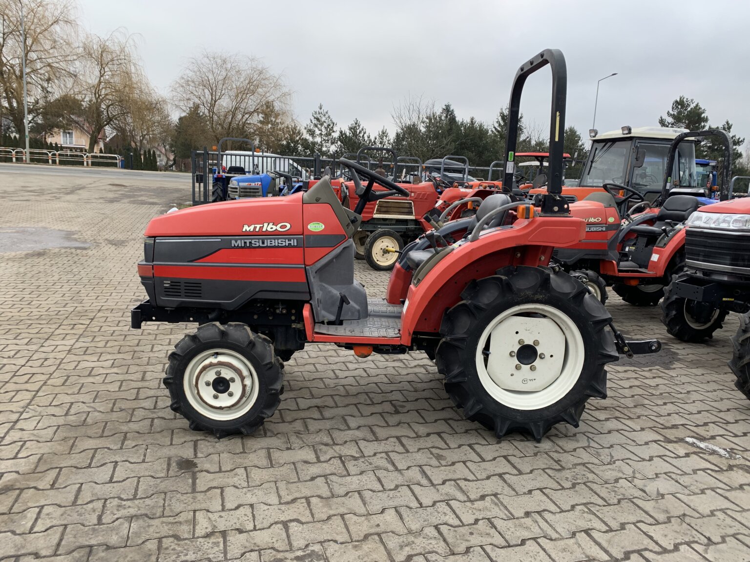 Traktorek Mitsubishi MT160