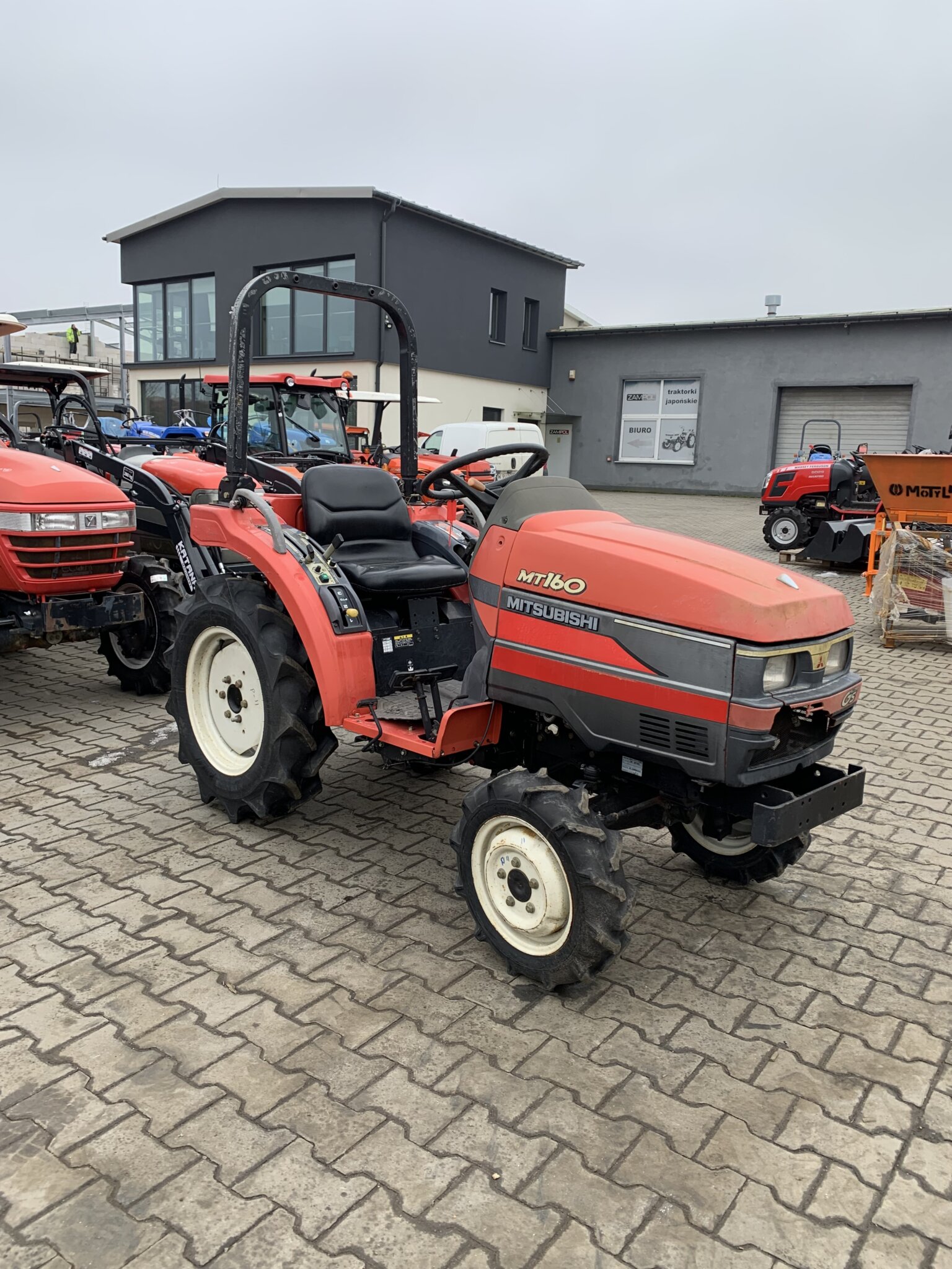 Traktorek Mitsubishi MT160