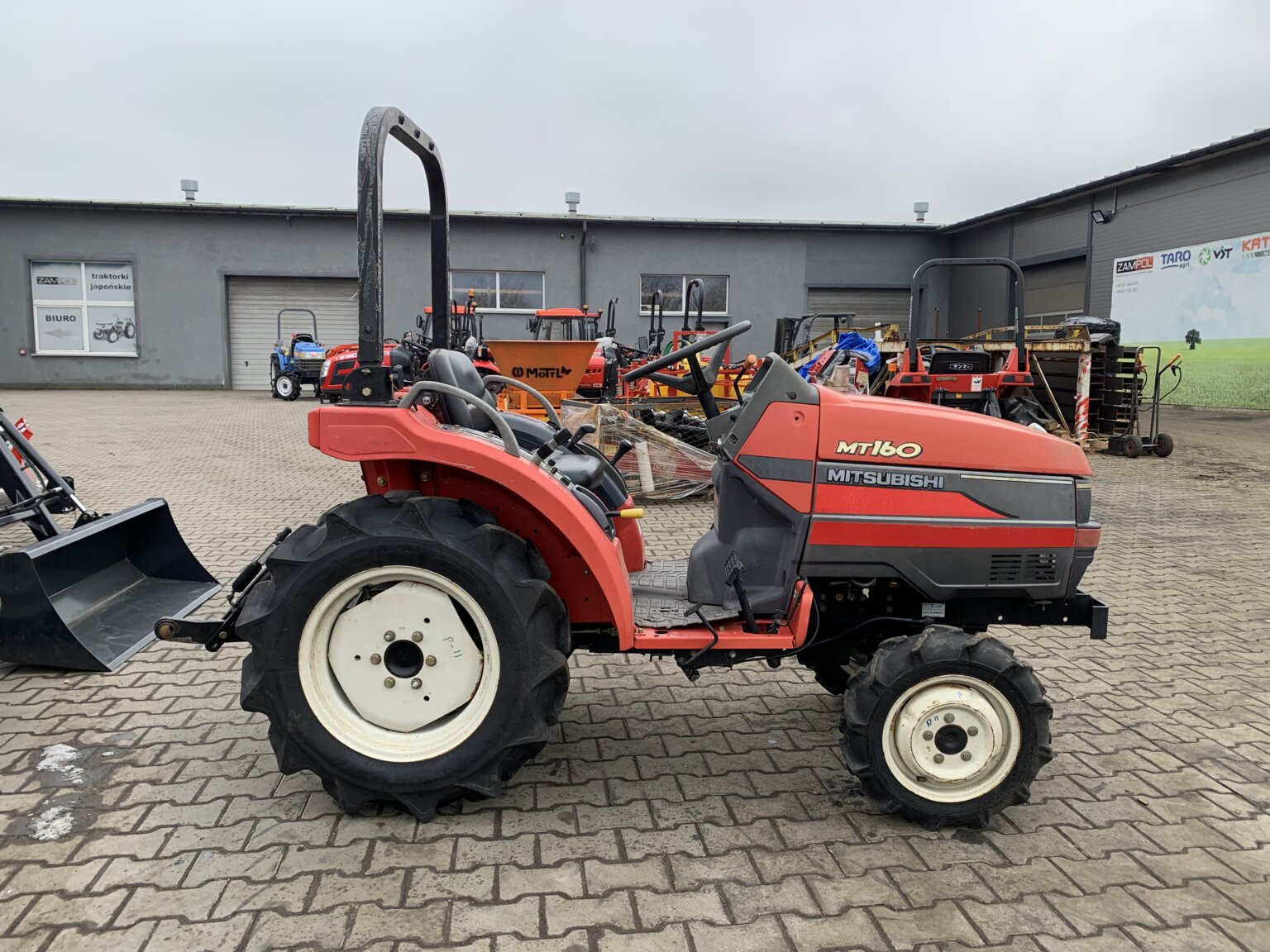 Traktorek Mitsubishi MT160