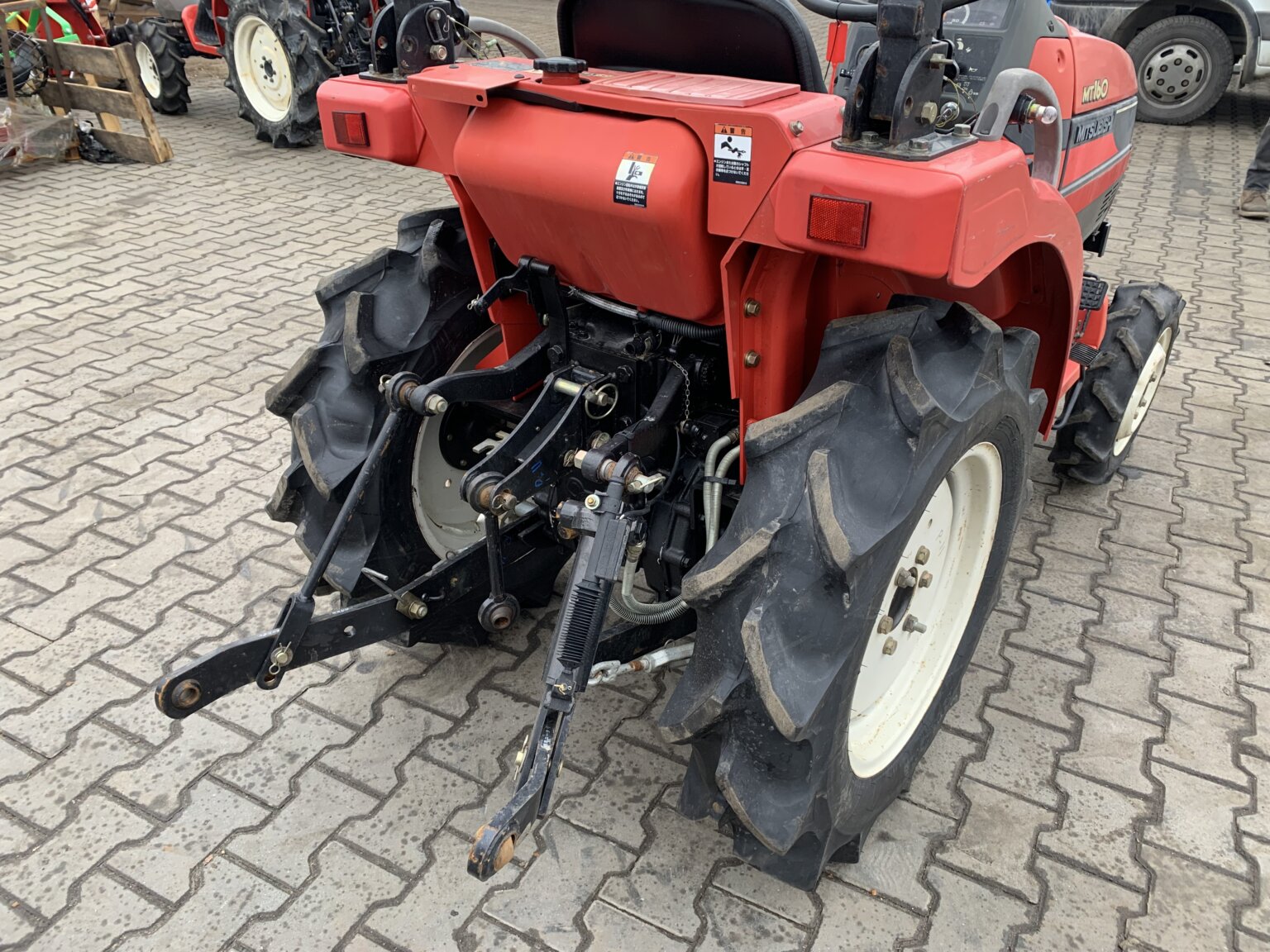 Traktorek Mitsubishi MT160
