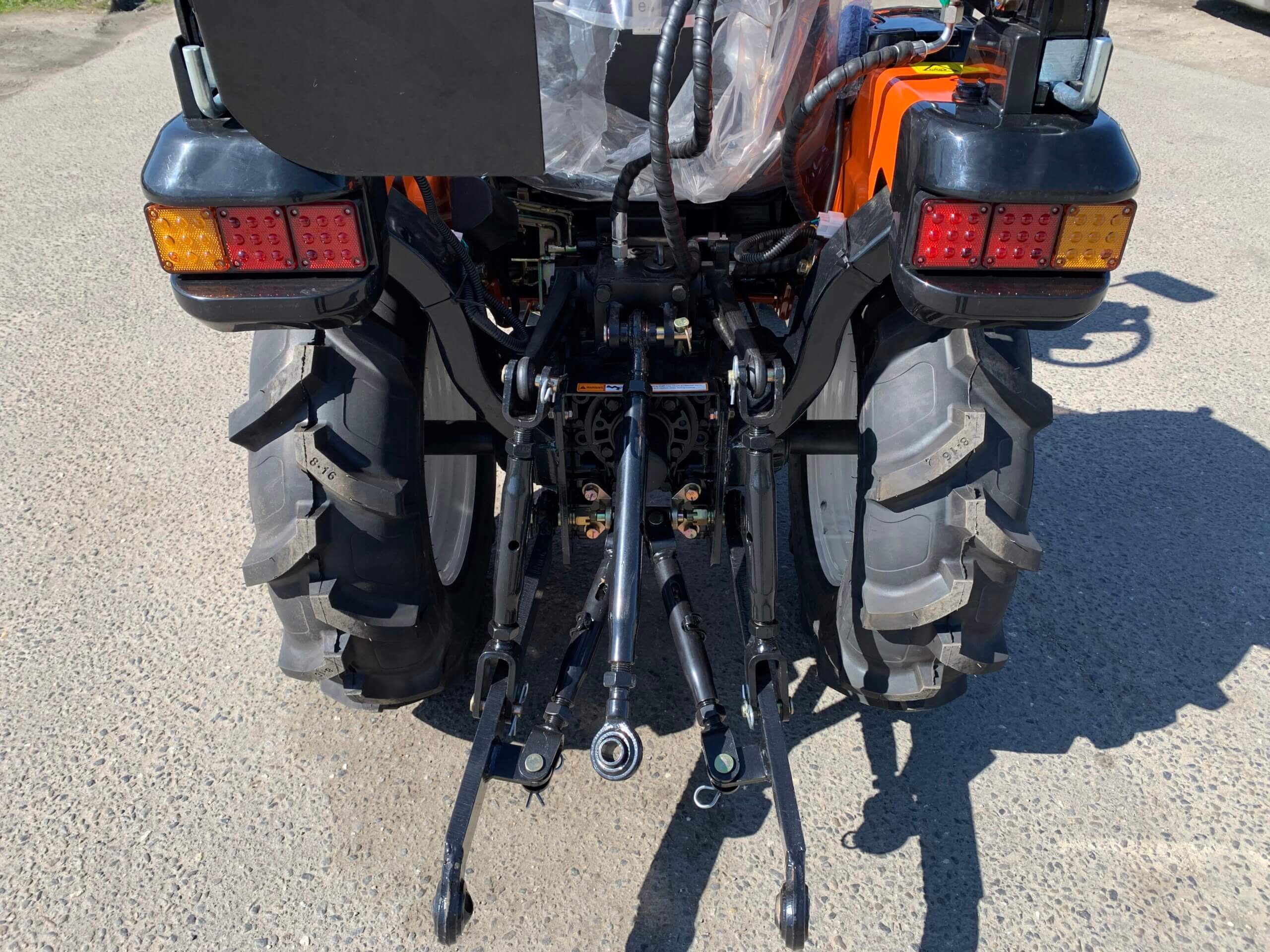 Traktorek Taro B2501