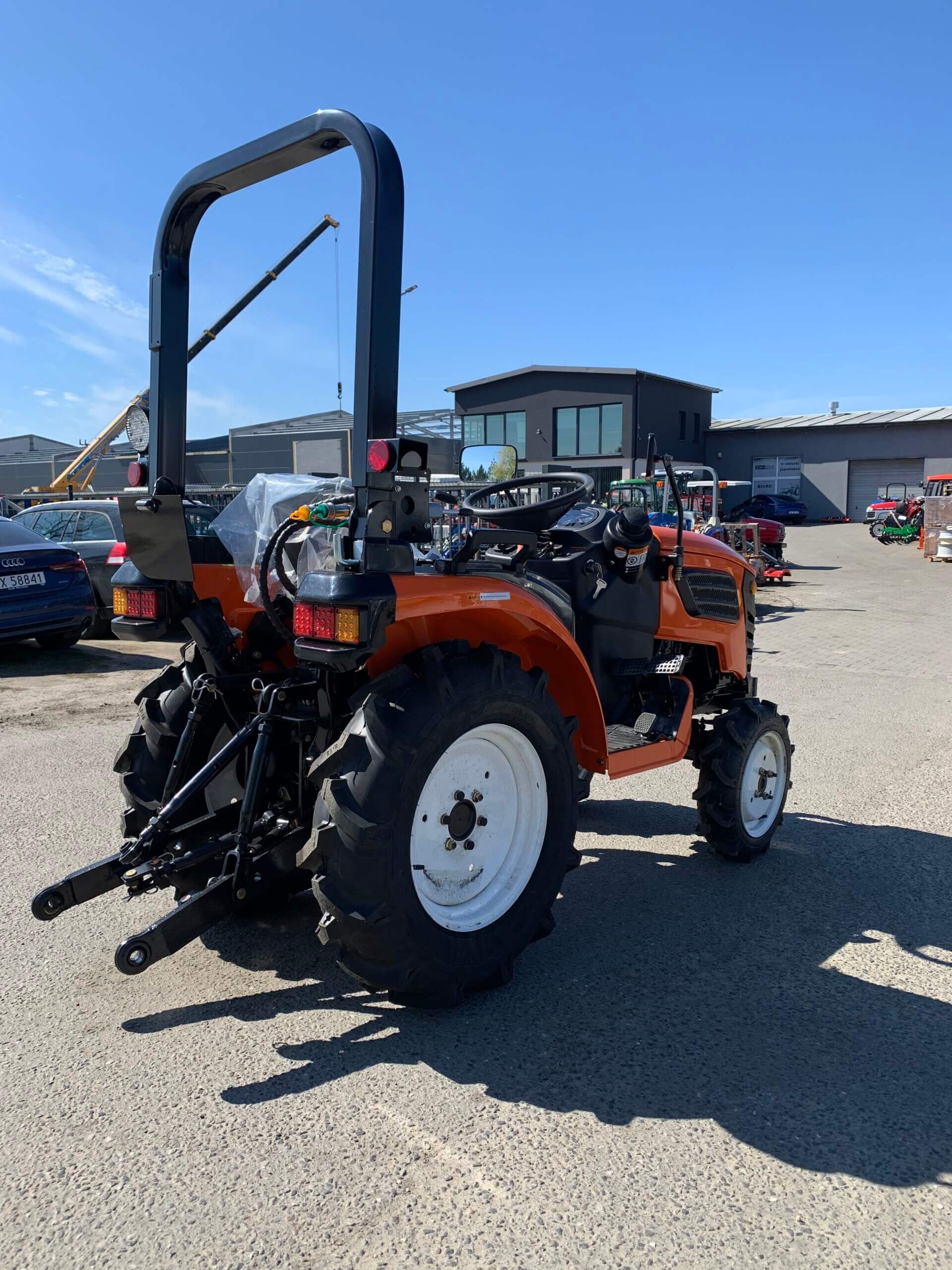 Traktorek Taro B2501