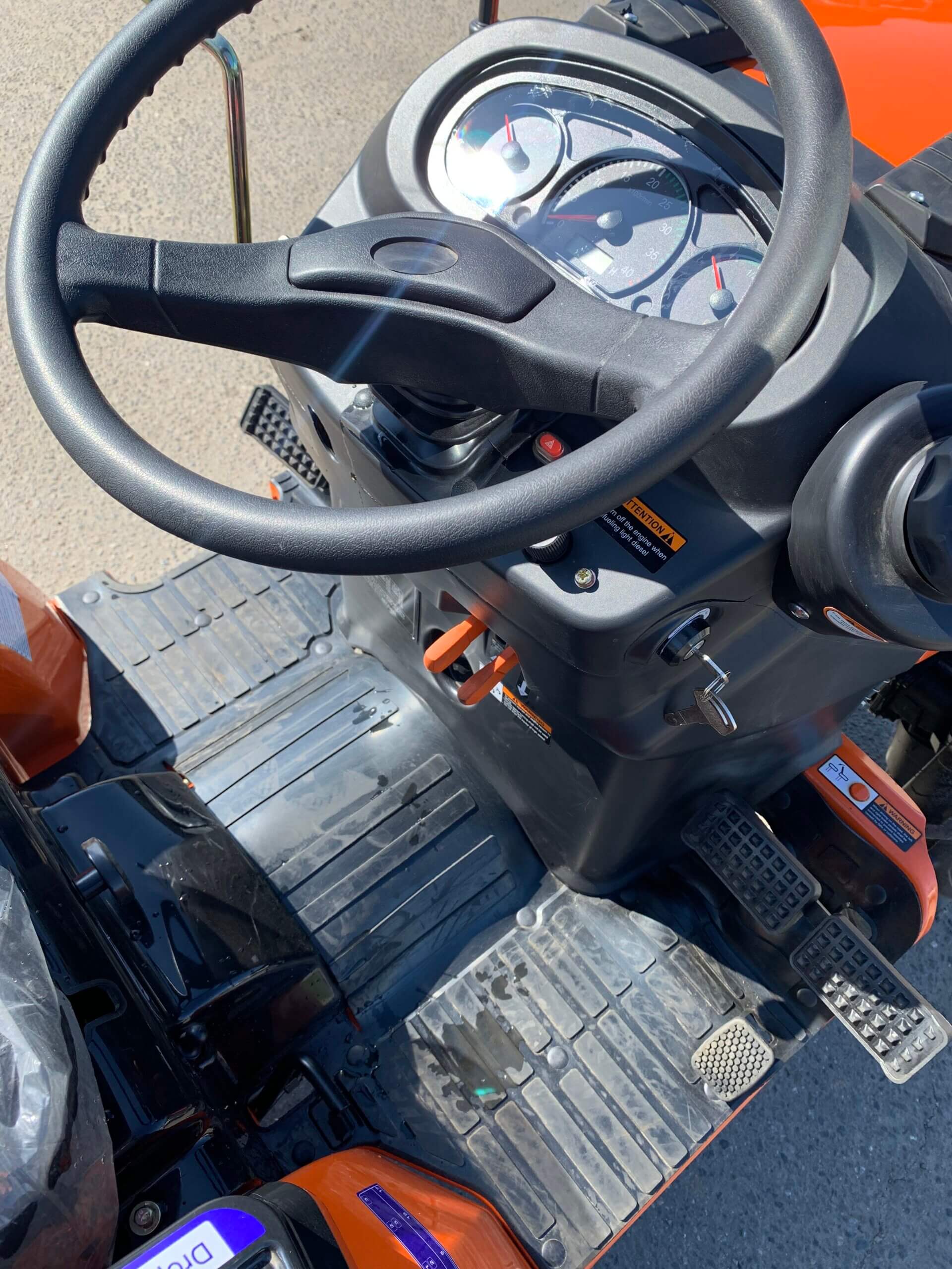 Traktorek Taro B2501