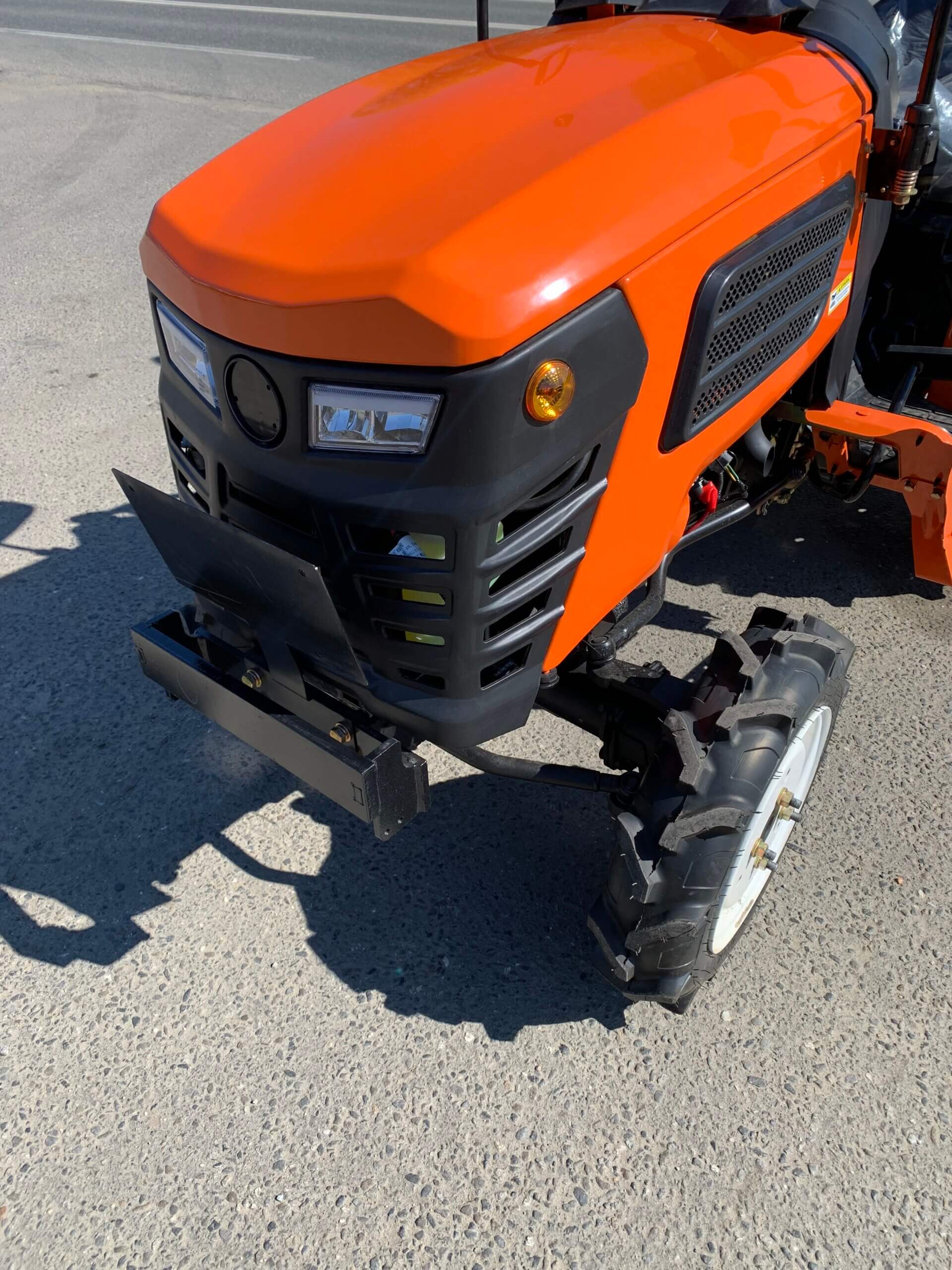 Traktorek Taro B2501