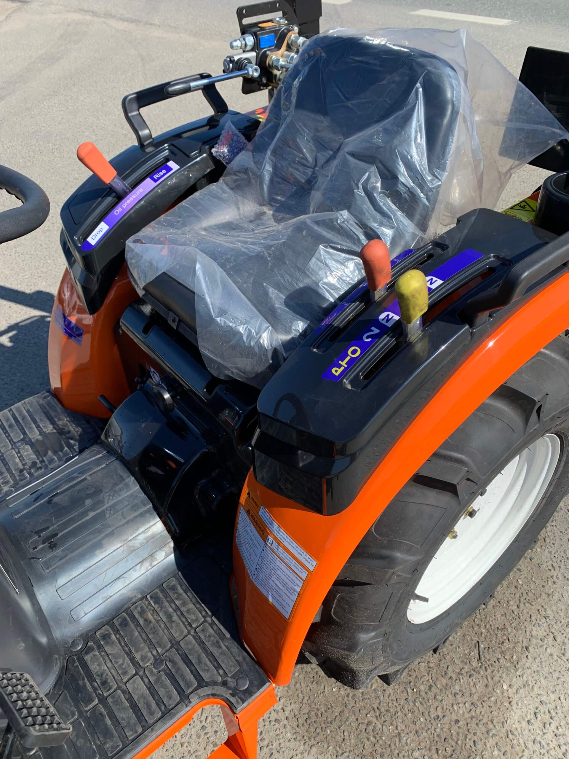 Traktorek Taro B2501