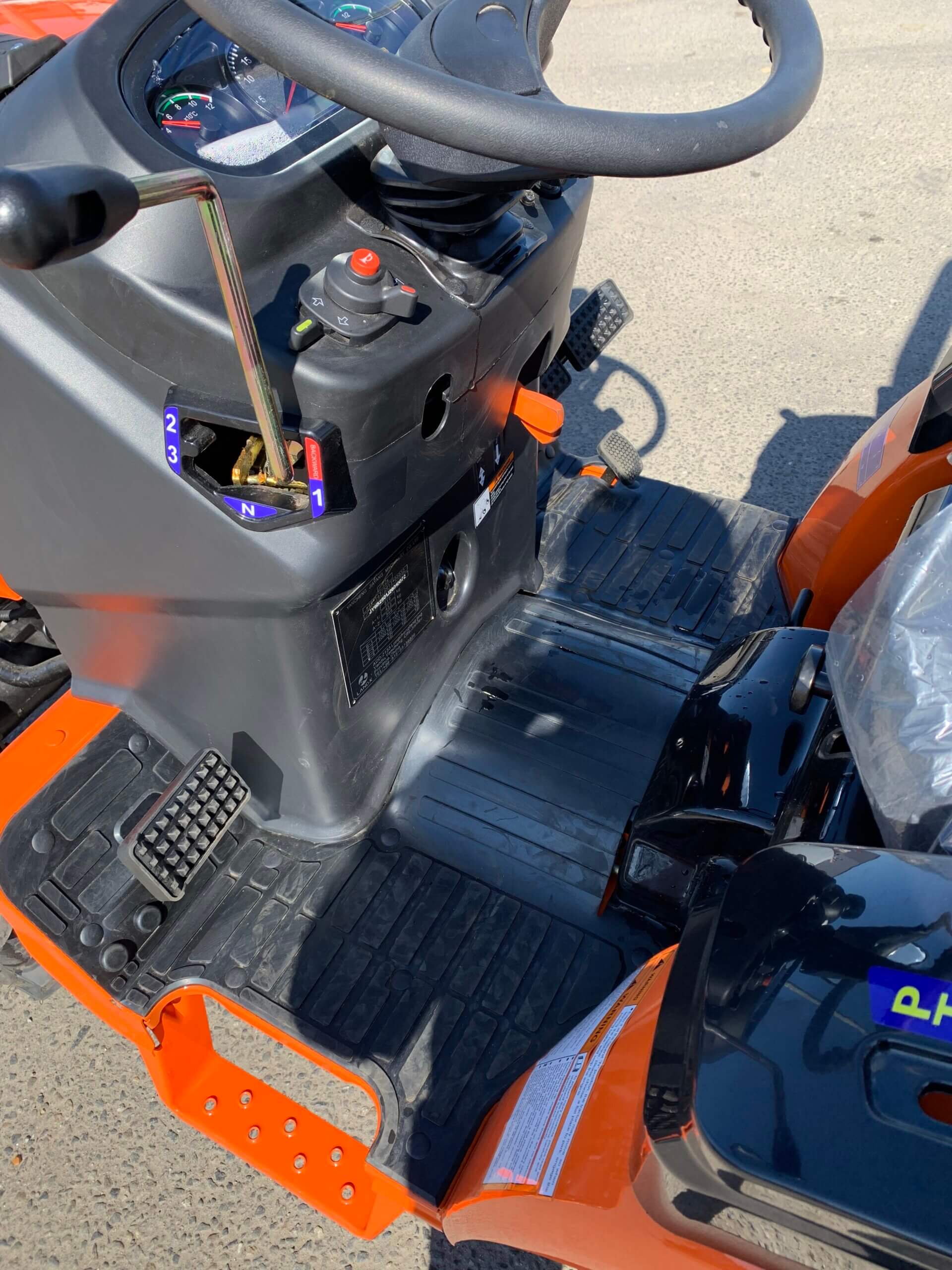 Traktorek Taro B2501