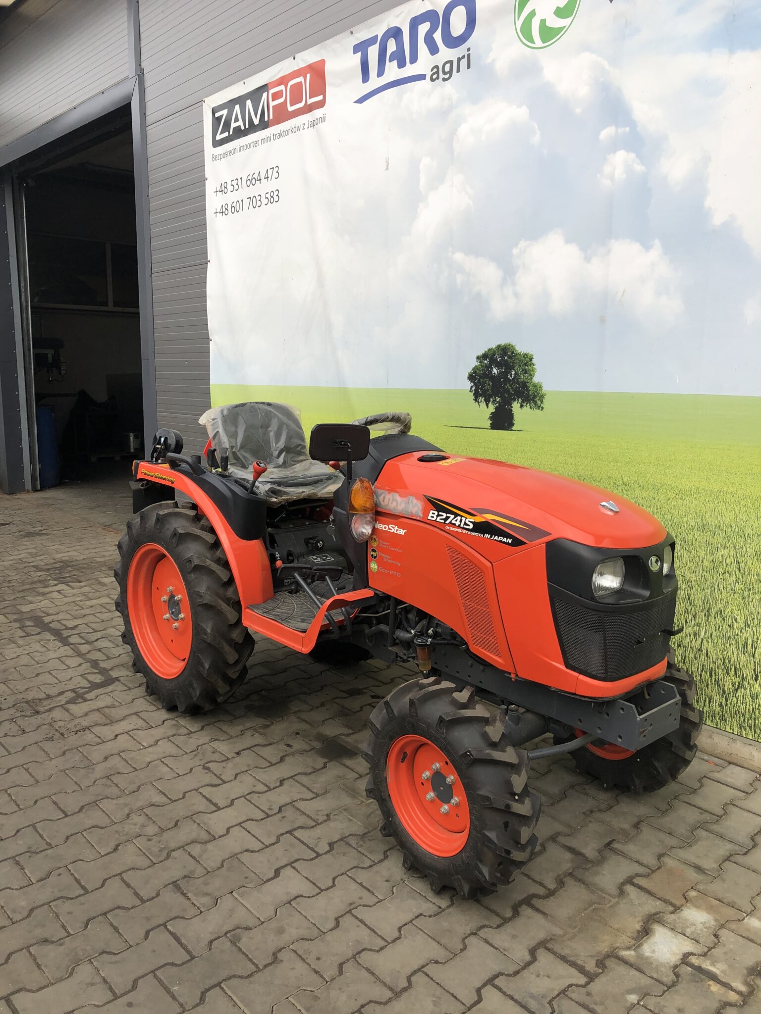 Traktorek Kubota NeoStar B2741
