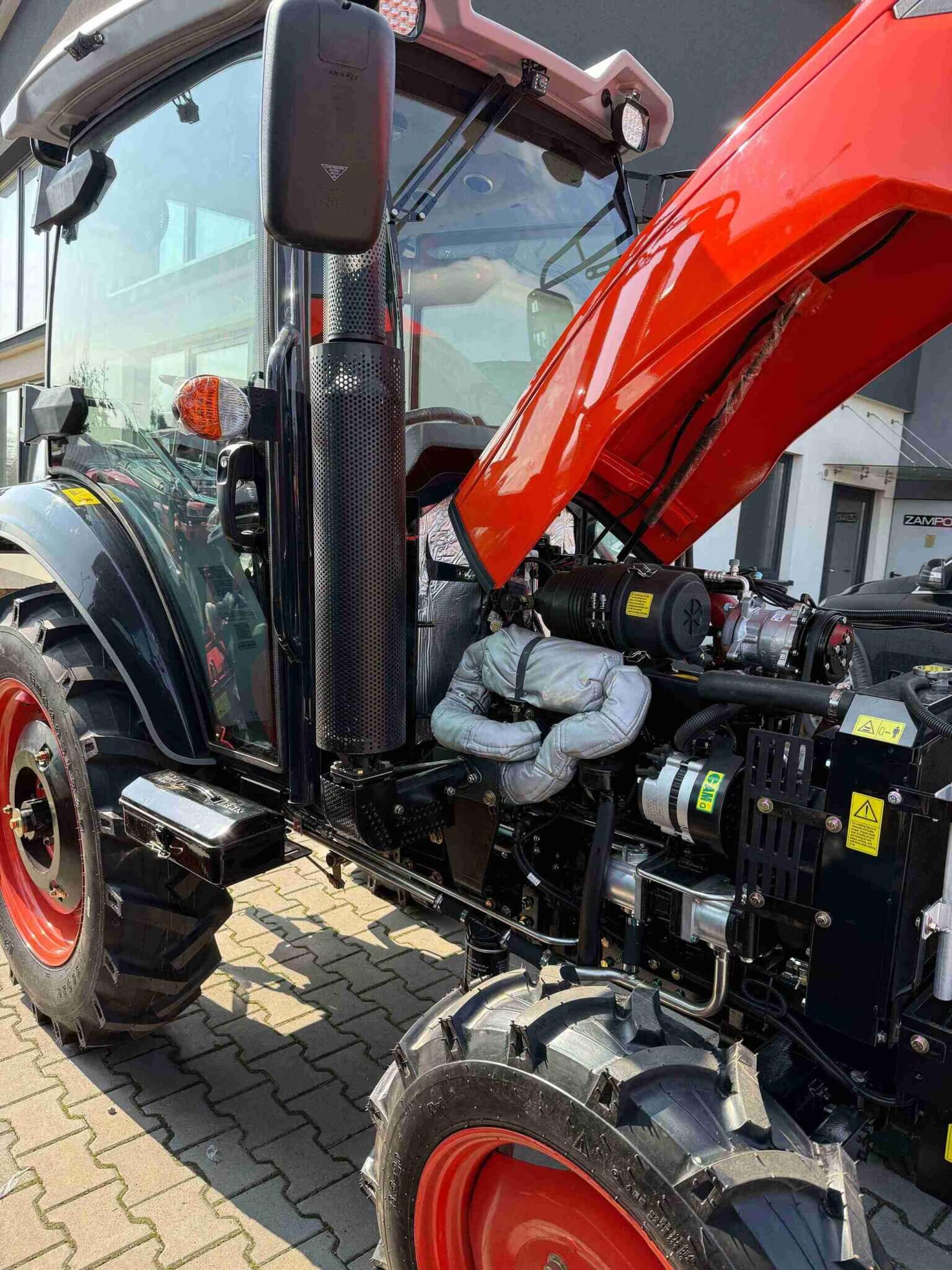 Traktor Taro LX504