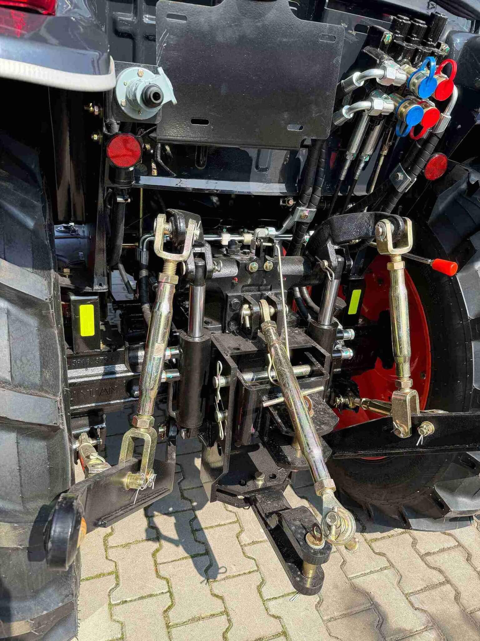 Traktor Taro LX504