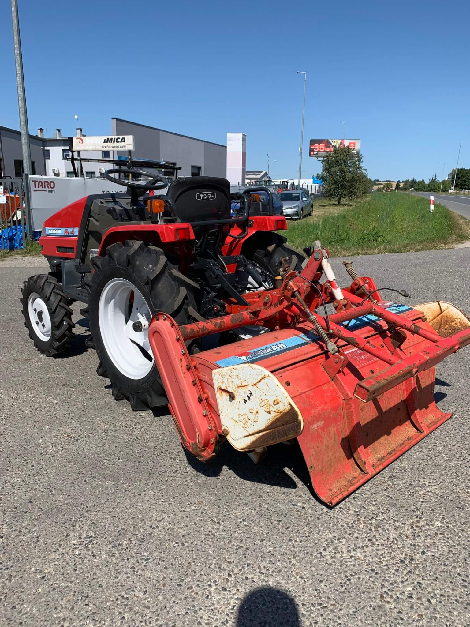 Traktorek Yanmar Ke-4 z glebogryzarką