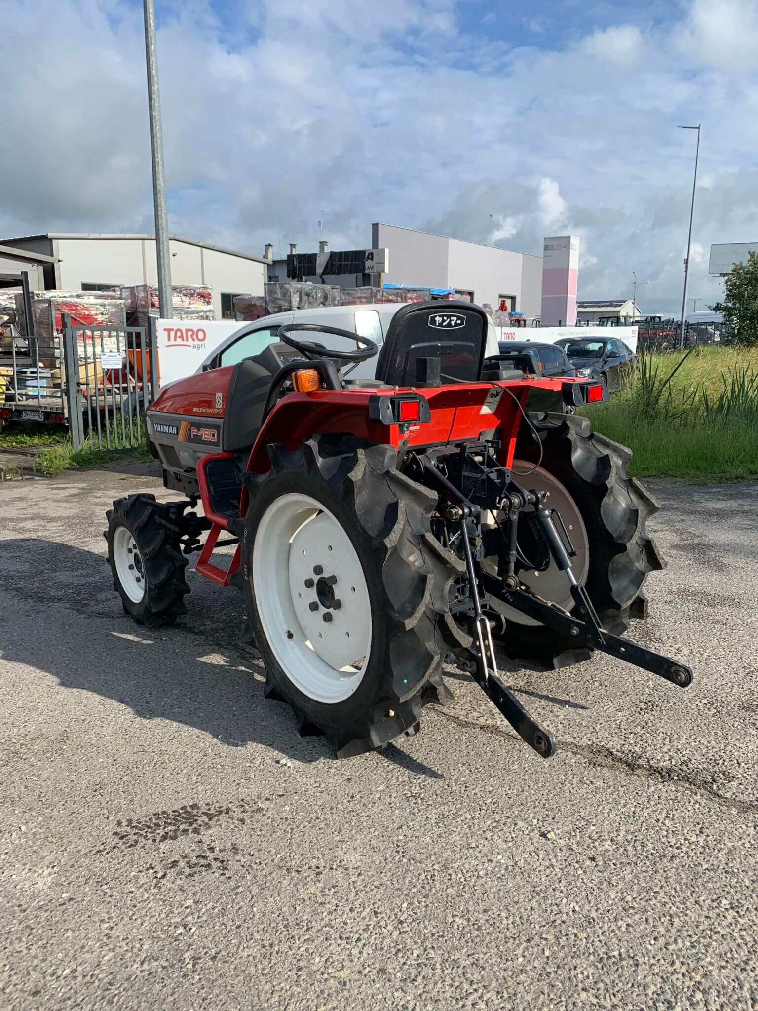 Traktorek Yanmar F180