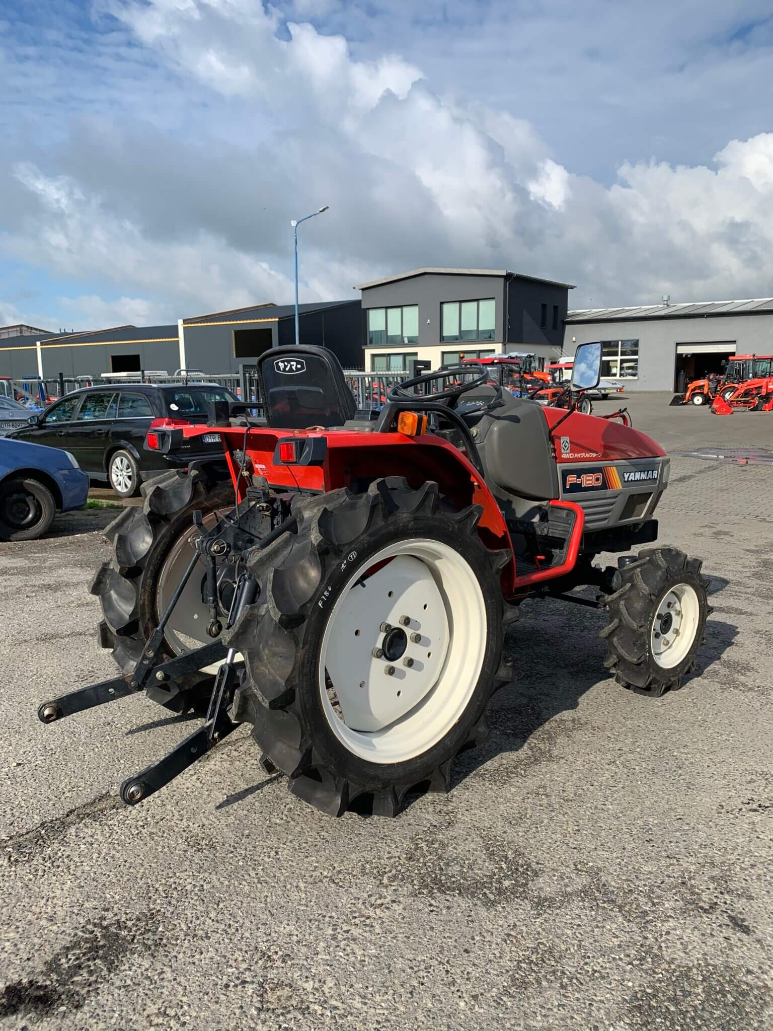 Traktorek Yanmar F180