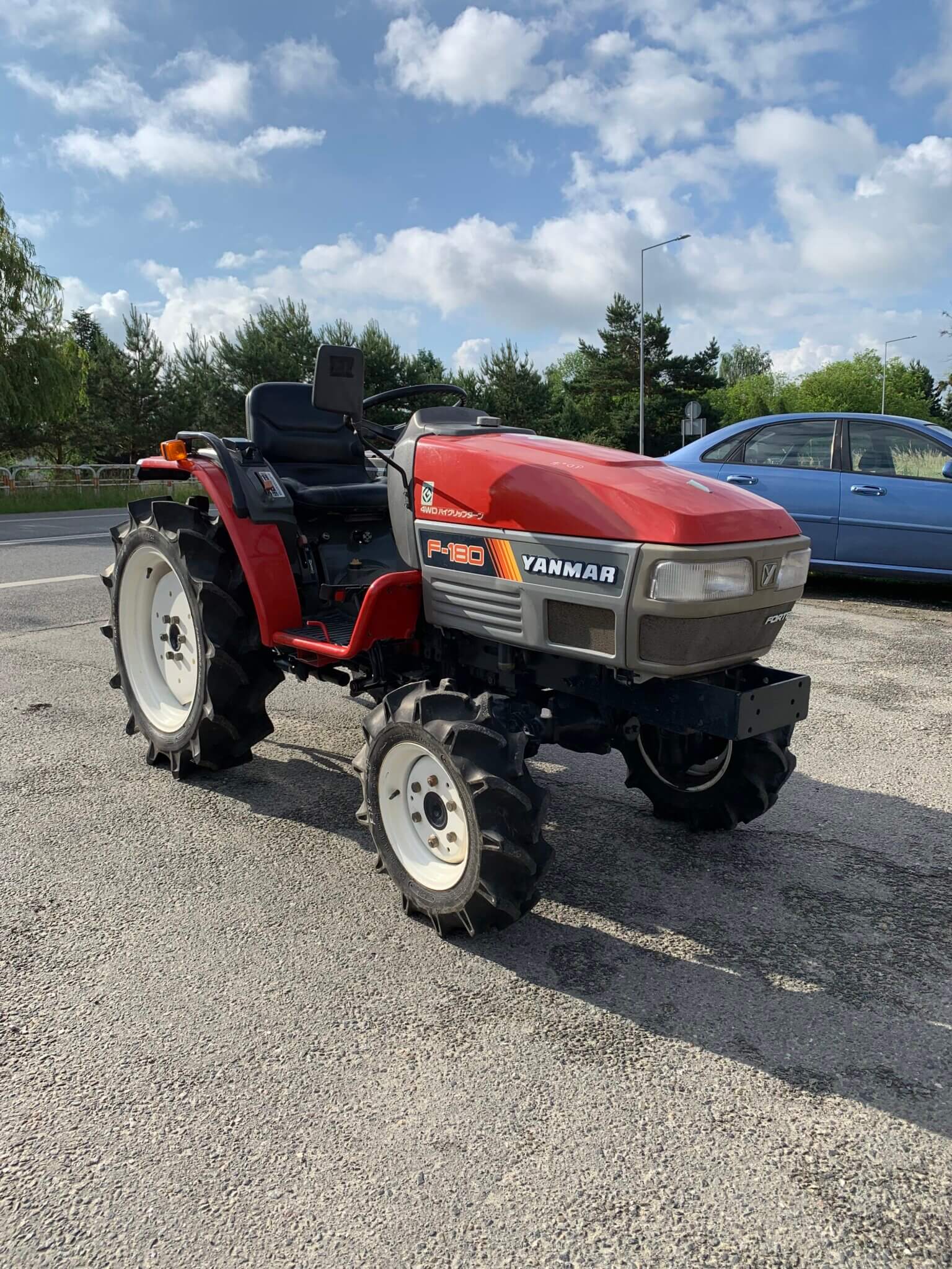 Traktorek Yanmar F180