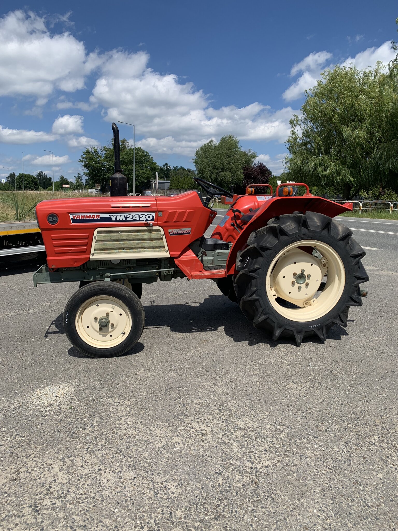 Traktorek Yanmar YM2420 2WD