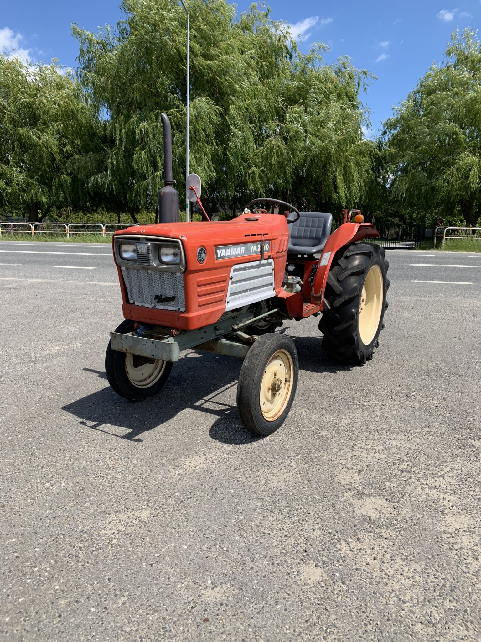 Traktorek Yanmar YM2310 2WD