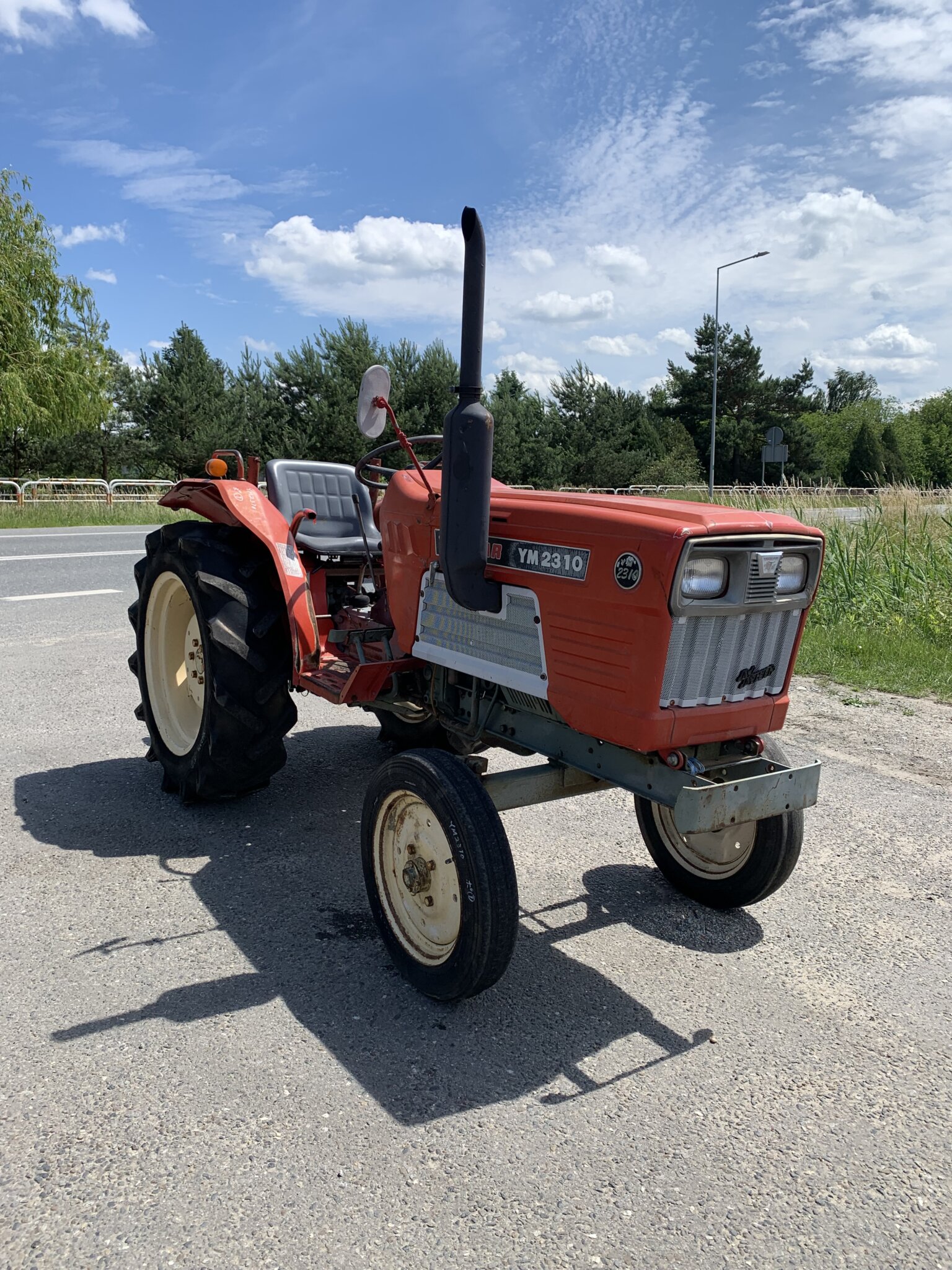 Traktorek Yanmar YM2310 2WD