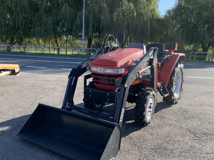 Traktorek Yanmar AF324 z ładowaczem czołowym