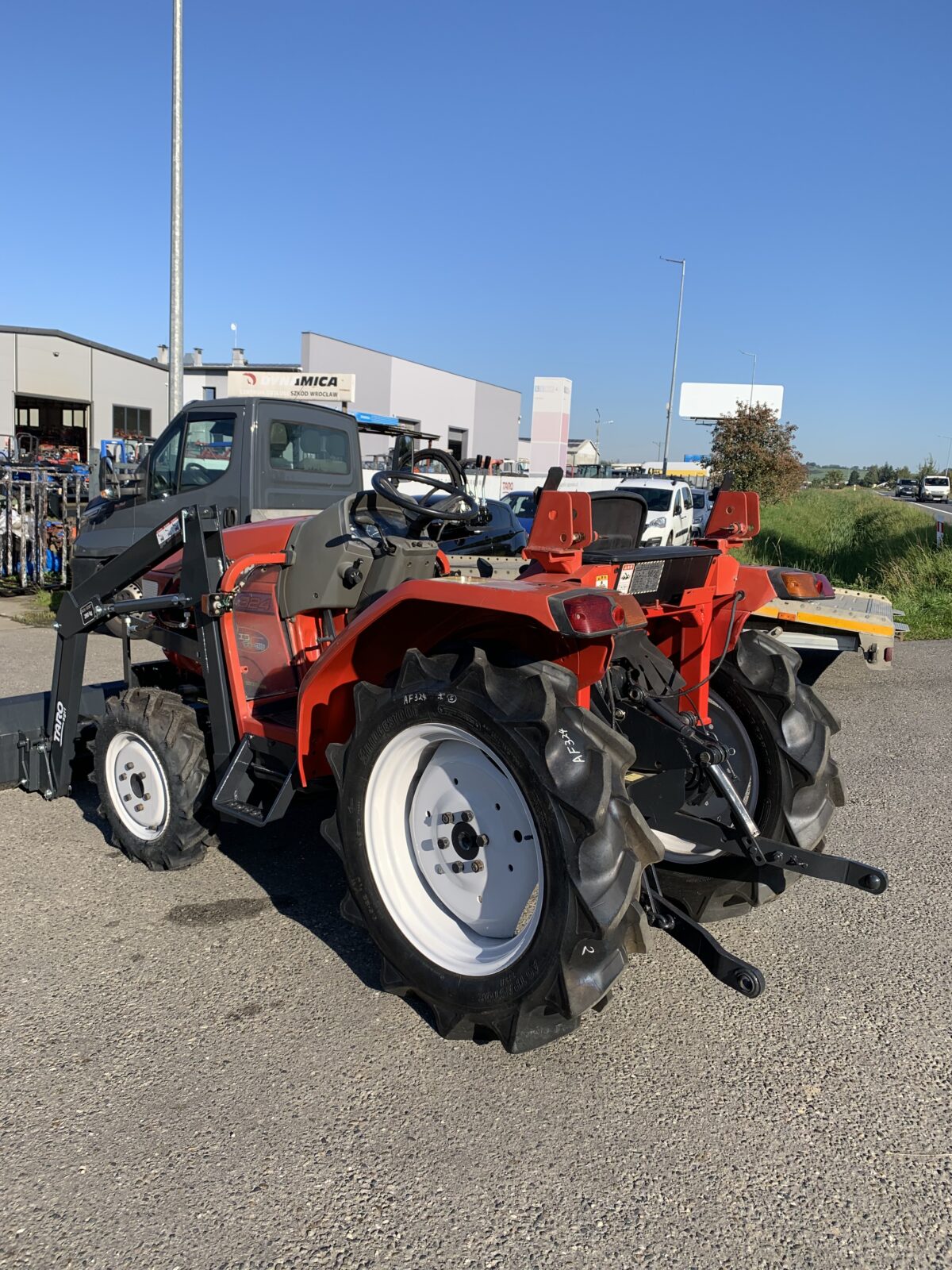 Traktorek Yanmar AF324 z ładowaczem czołowym