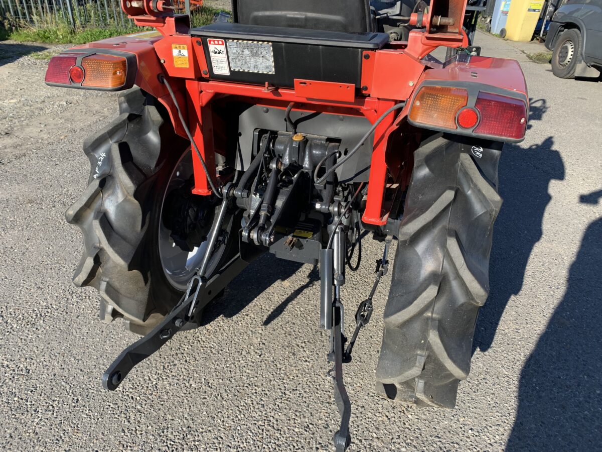 Traktorek Yanmar AF324 z ładowaczem czołowym