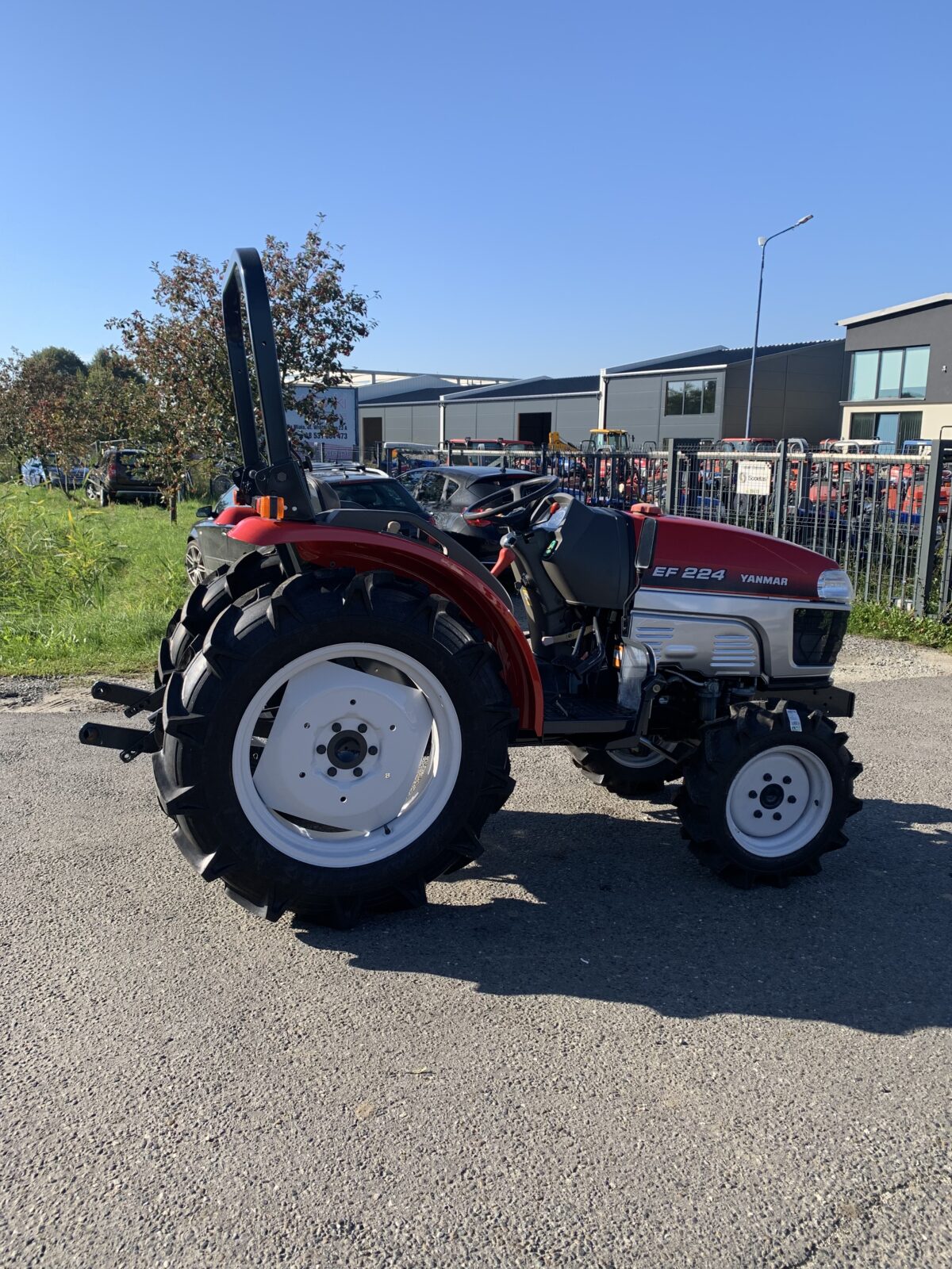Traktorek Yanmar EF224
