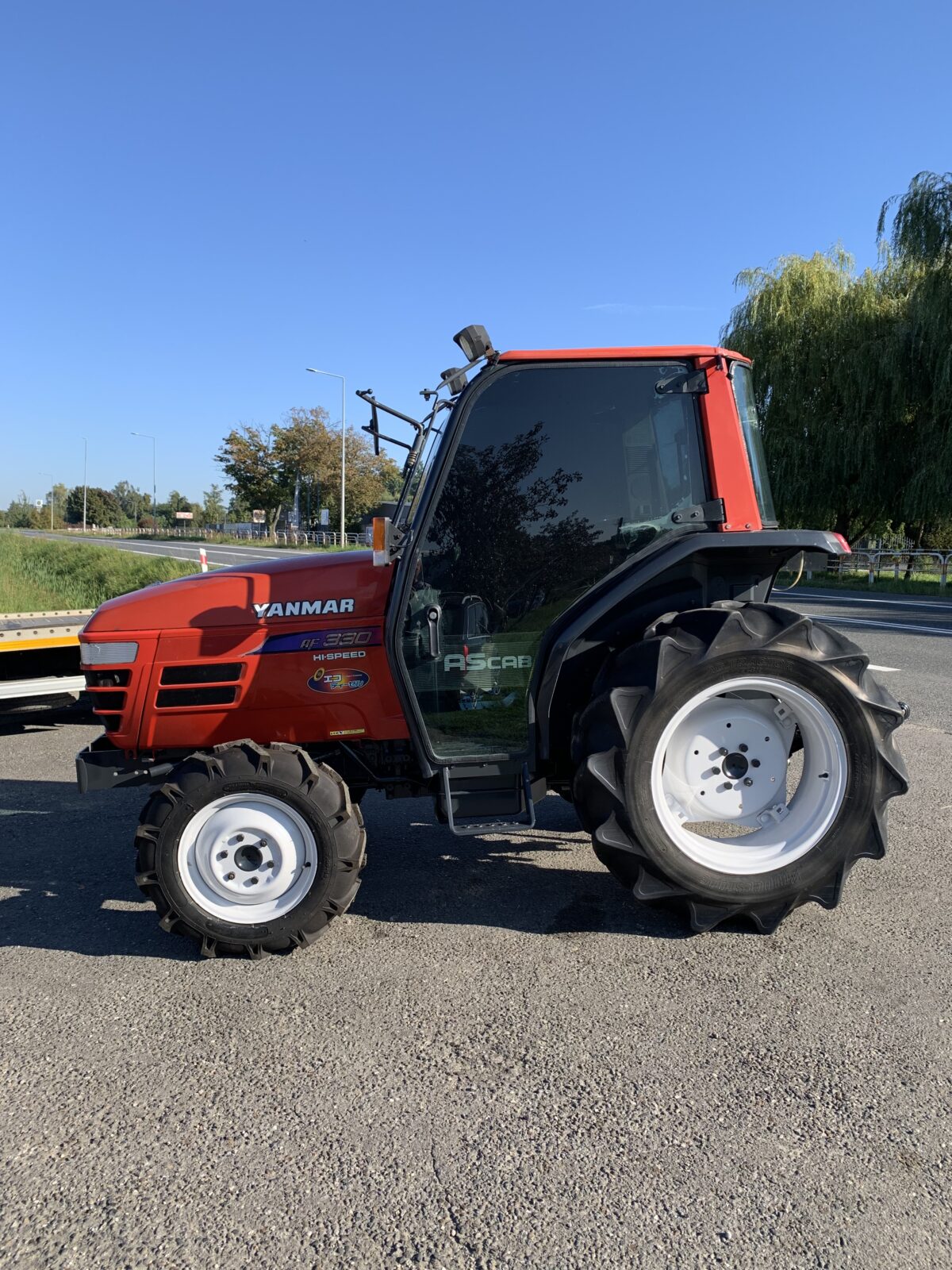 Traktorek Yanmar AF330