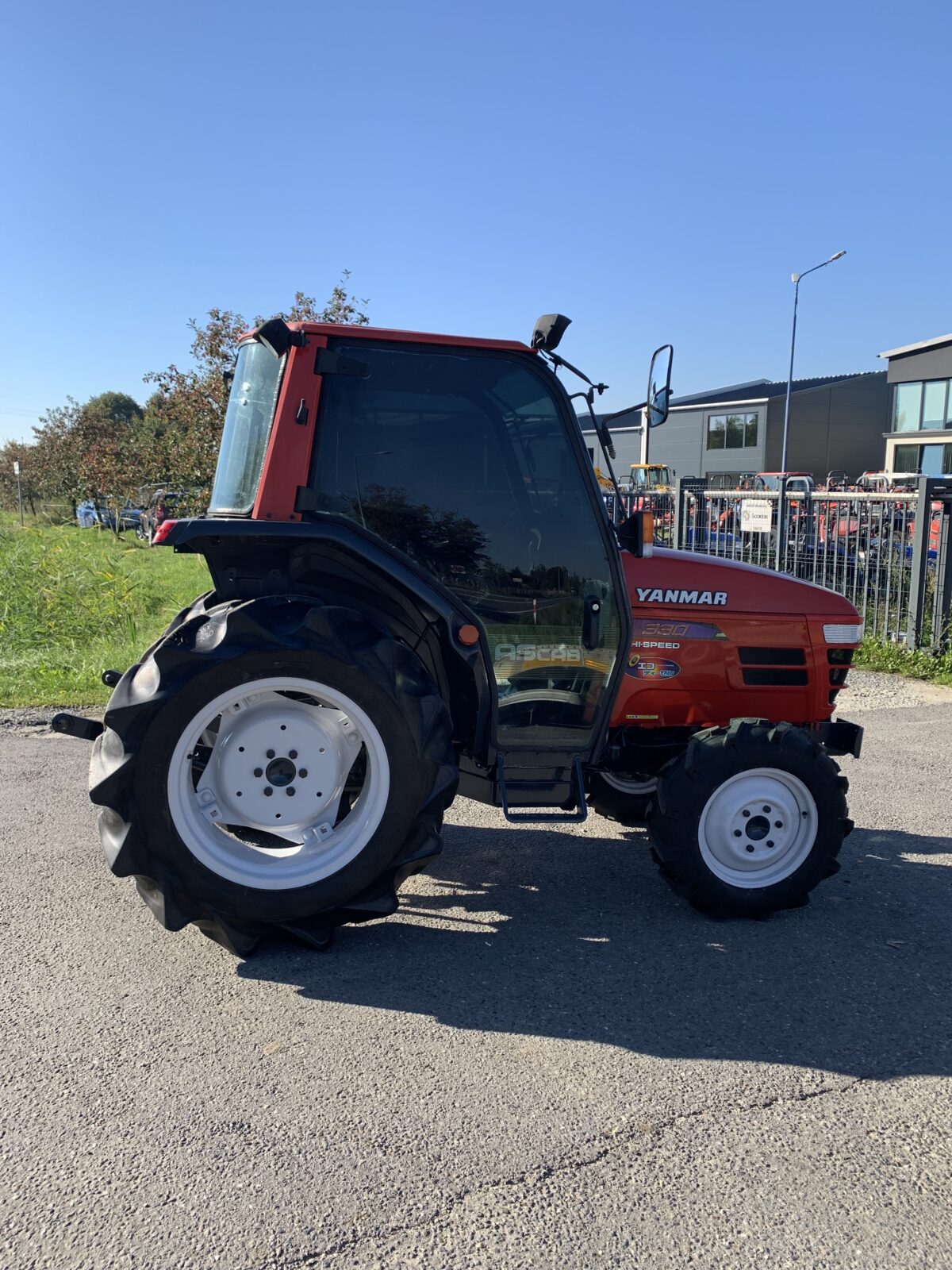 Traktorek Yanmar AF330