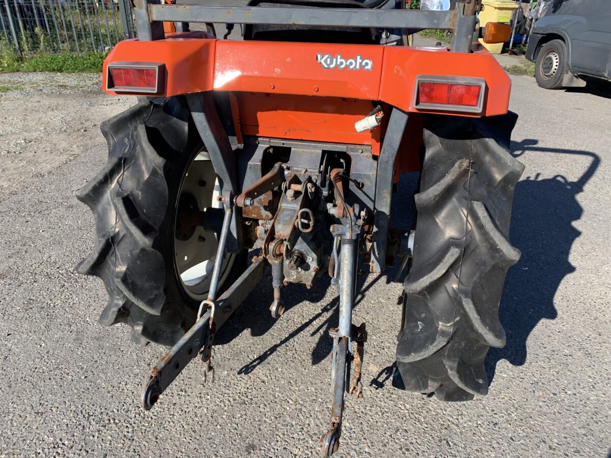 Traktor Kubota GT3