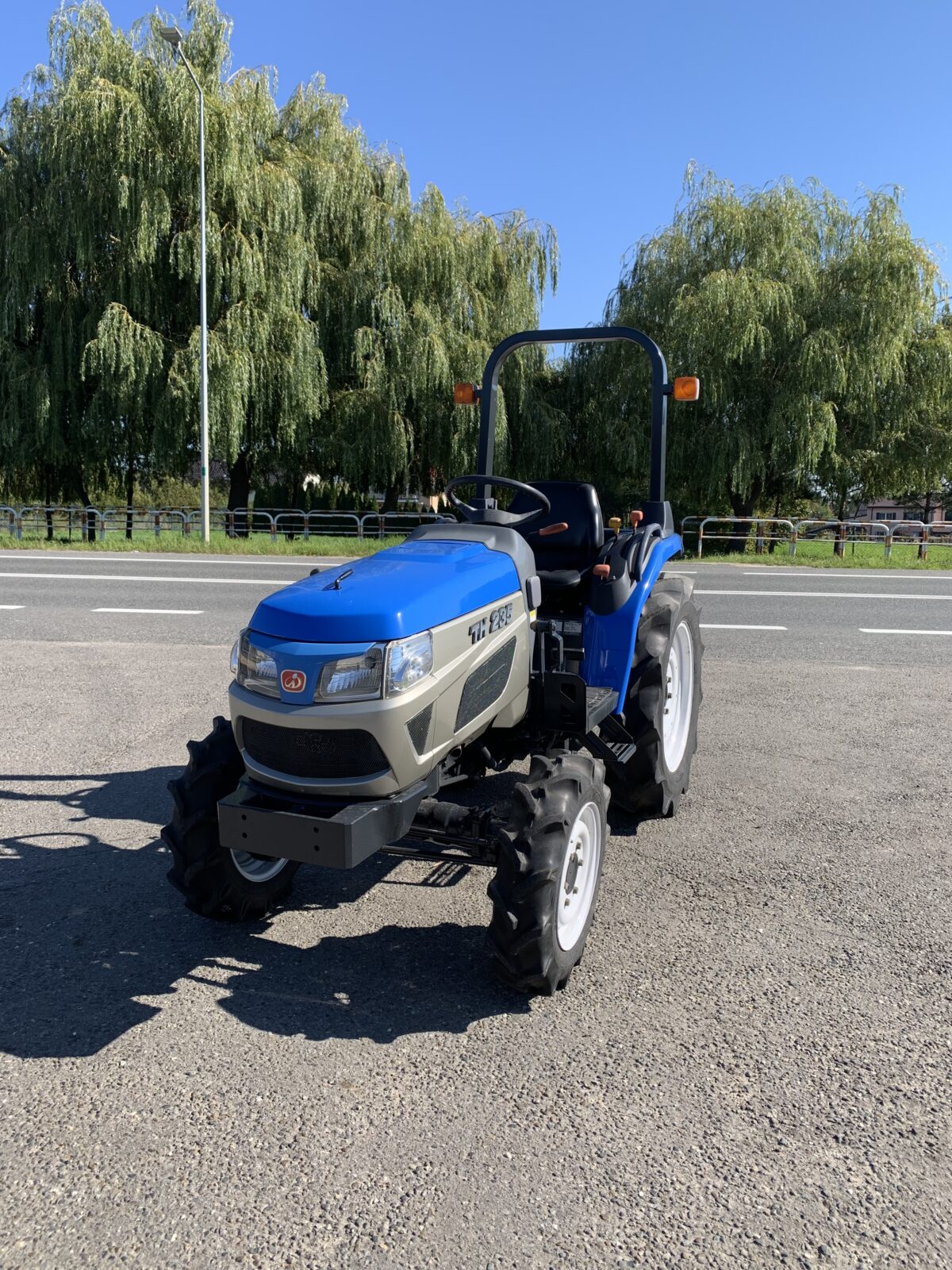 Traktorek Iseki TH235