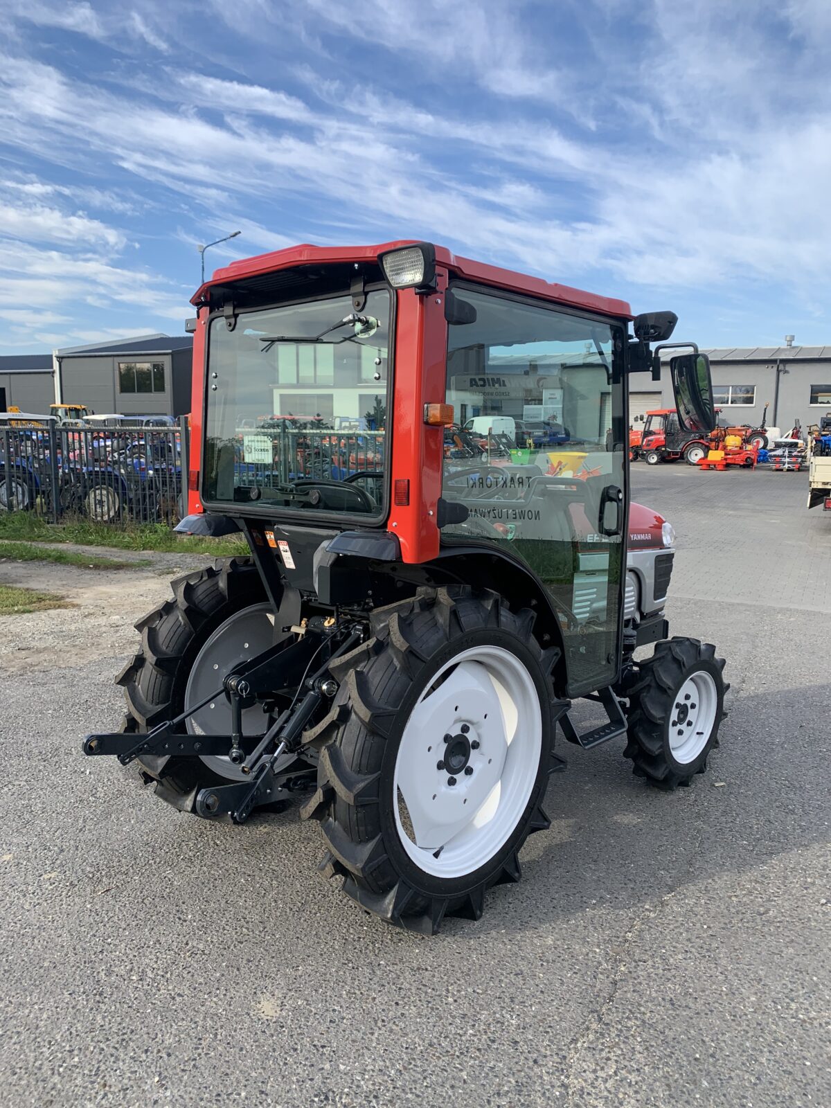 Traktorek Yanmar EF220