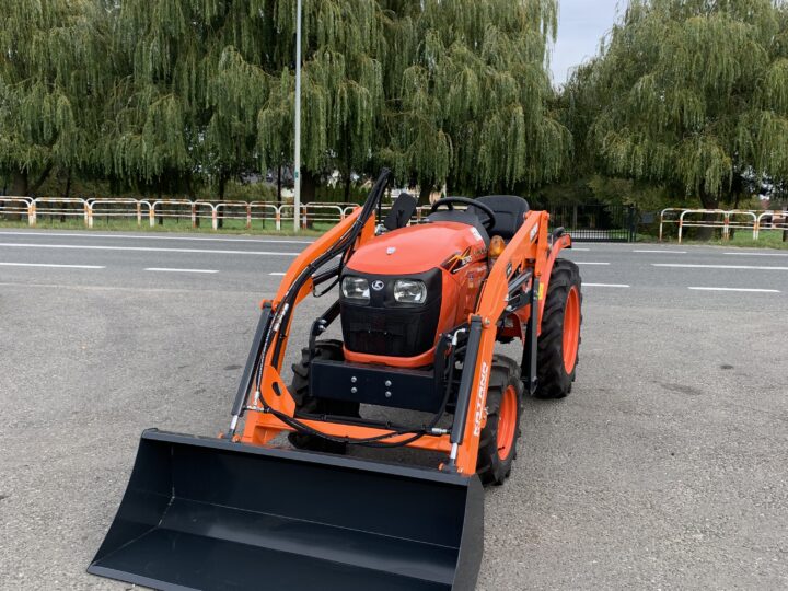 Traktorek Kubota NeoStar B2741 z ładowaczem czołowym demontowanym