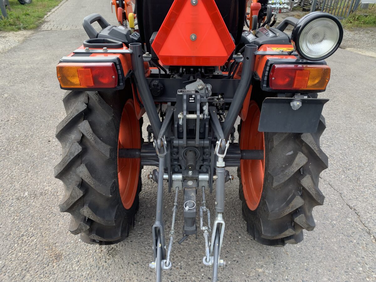 Traktorek Kubota NeoStar B2741 z ładowaczem czołowym demontowanym