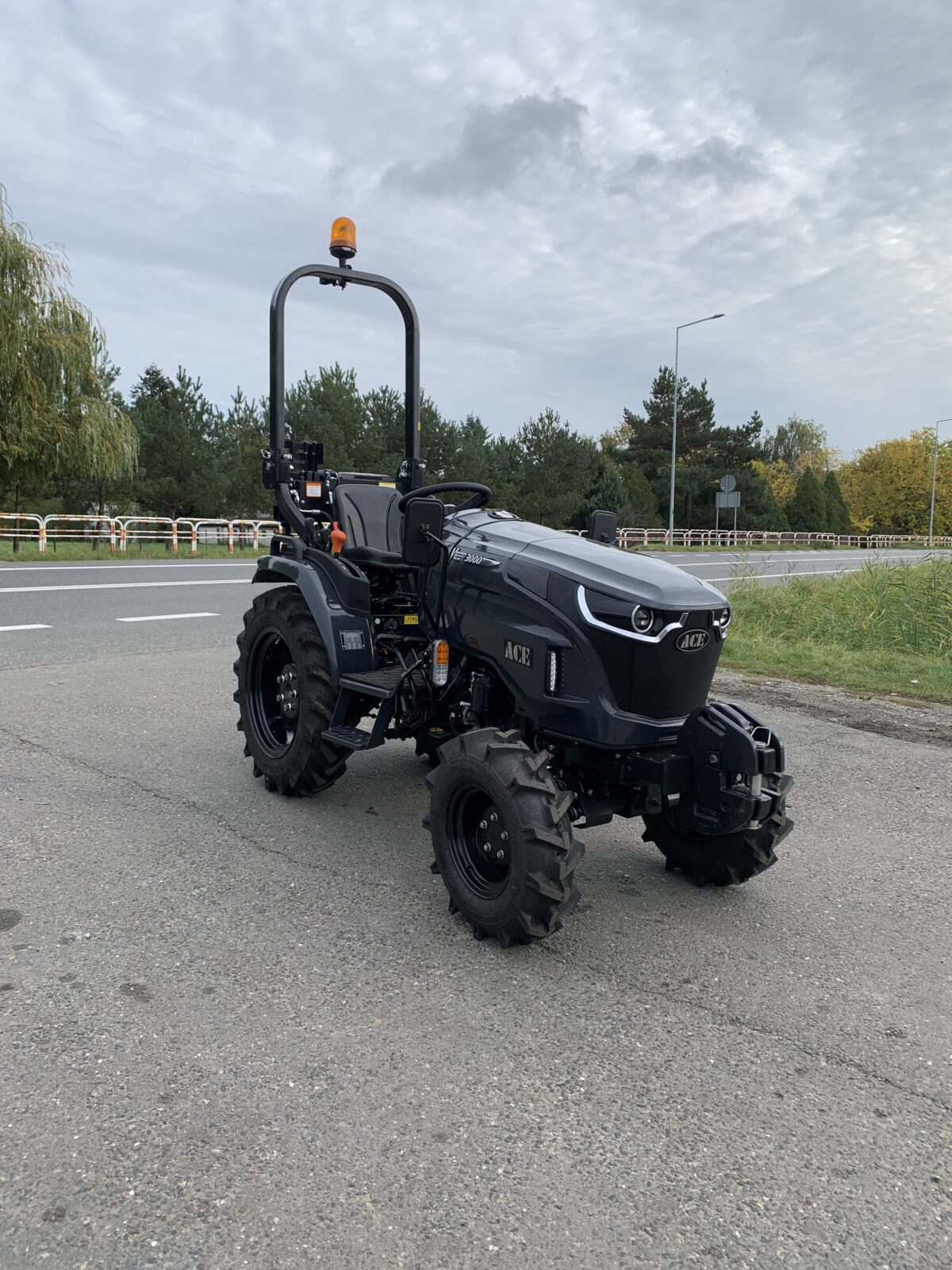 Traktorek ACE Veer 3000