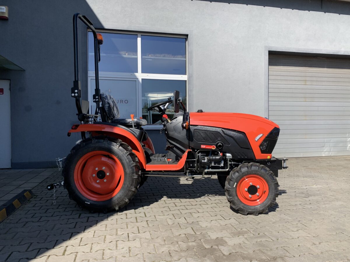 Traktorek Taro B26