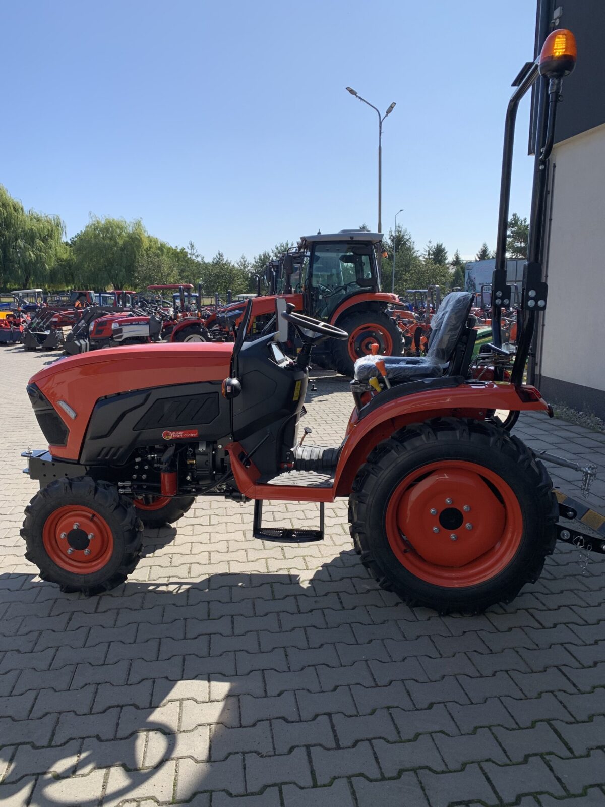Traktorek Taro B26